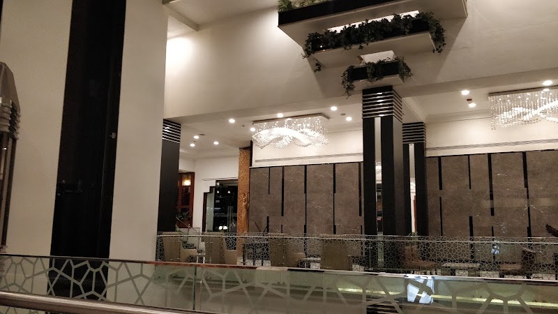 LE MERIDIEN