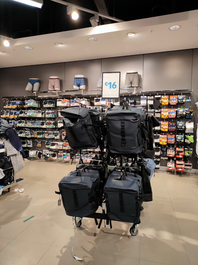 Primark - Primark, Langemunt 54, 9000 Gent, Belgium