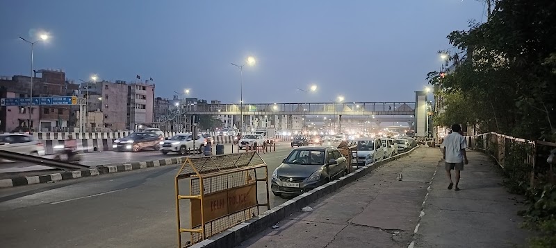 Delhi - Haridwar - Dehradun -Rishikesh Highway - Delhi - Haridwar - Dehradun -Rishikesh Highway, MCF4+C5X, Ghaziabad, Uttar Pradesh 201003, India