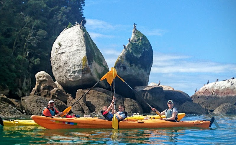 Split Apple Rock - Split Apple Rock, Moonraker Way, Kaiteriteri 7197, New Zealand