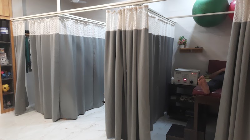 Gandhi Dental and Physiotherapy Clinic - Gandhi Dental and Physiotherapy Clinic, 20A/8, 20/A, Gurudwara Rd, near Rawlani Medicals, Nehru Nagar West, Vidya Vihar Colony, Bhilai, Chhattisgarh 490020, India