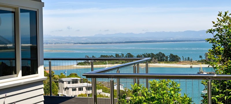 Seascape Villa - Nelson Waterfront Holiday Home