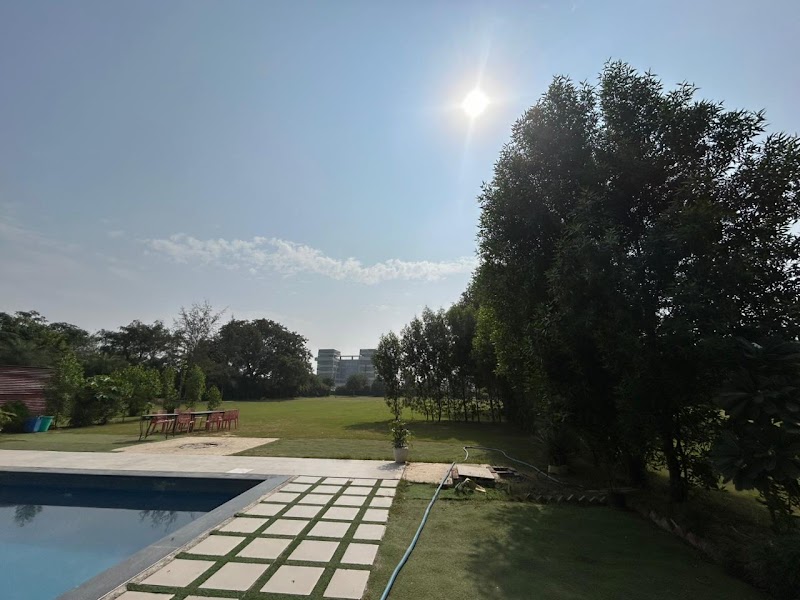 Glass villa - Glass villa C4CF+4G7, sector 58, Baliawas, Gurugram, Haryana 122011, India