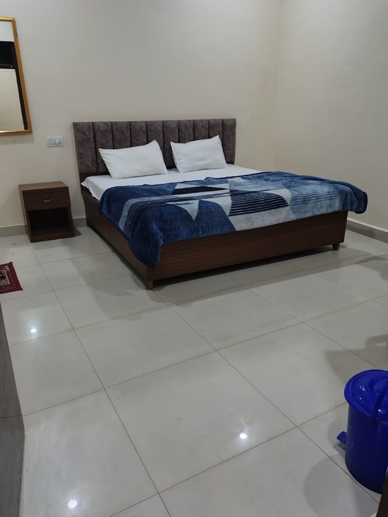 Hotel Shree Rajendra Inn (Ram Temple View) - Hotel Shree Rajendra Inn (Ram Temple View), HN. 13/2/12, Tedhi Bazar Rd, near Kaushalesh Sadan, Ramkot, Awas Vikas Colony, Ayodhya, Uttar Pradesh 224123, India