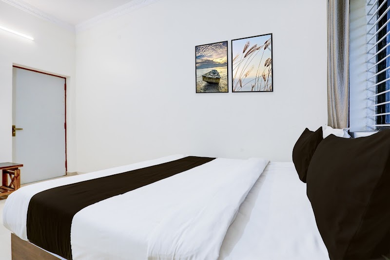 Hotel O The Lux - Hotel O The Lux Landmark- Aman, dhaba and Falaknuma masjid, Plot no.- 17, Street Number 2, Vivekanand Nagar, Kohka Housing Board, Kohka, Bhilai, Chhattisgarh 490023, India