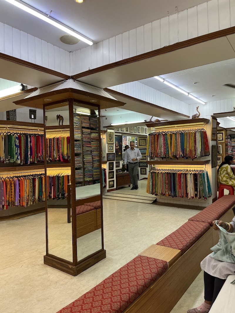 Indian Loom - Indian Loom 1, Doctor Ln, Sector 3, DIZ Area, Gole Market, New Delhi, Delhi 110001, India