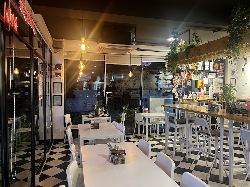 MixNosh | Art Cafe, HSR - MixNosh | Art Cafe, HSR Ground Floor, Building 1919, 21st Main road, 25th Cross Rd, Garden Layout, Sector 2, HSR Layout, Bengaluru, Karnataka 560102, India