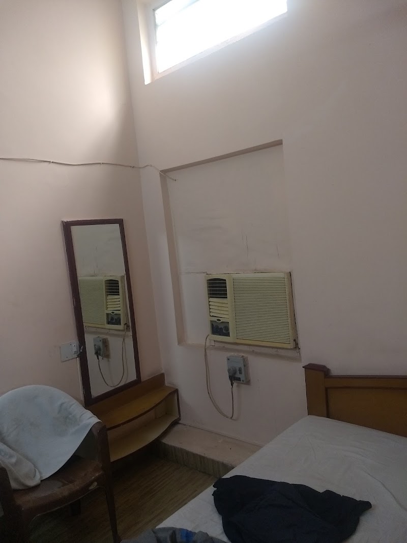 Hotel good luck - Hotel good luck, Super Speciality Hospital, Great Eastern Rd, above Central Bank Main Branch, beside Lalganga Shopping Mall, Raipur, Chhattisgarh 492001, India