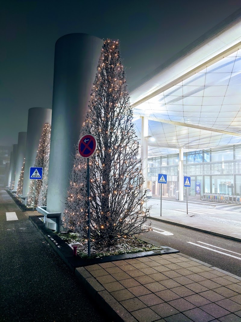 Munich Airport Terminal 2 - Munich Airport Terminal 2, 85356 Oberding, Germany