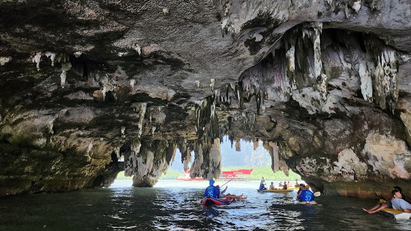 The bay tour บริการเรือนำเที่ยว - The bay tour บริการเรือนำเที่ยว, 7CFW+9F8 111 Tambon Kalai, Amphoe Takua Thung, Chang Wat Phang-nga 82130, Thailand