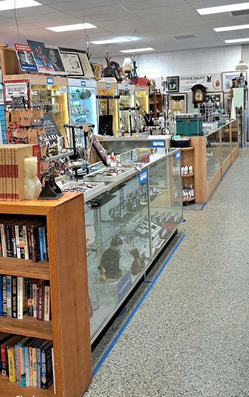 Indian River Antique Mall - Indian River Antique Mall, 2730 W New Haven Ave, Melbourne Village, FL 32904, USA