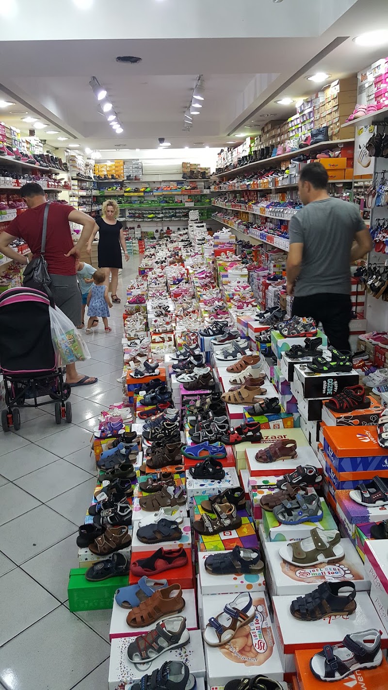 Bazaar Ayakkabı Levent inci - Bazaar Ayakkabı Levent inci Tepe, Yeniyol Cd. No:26, 48700 Marmaris/Muğla, Türkiye