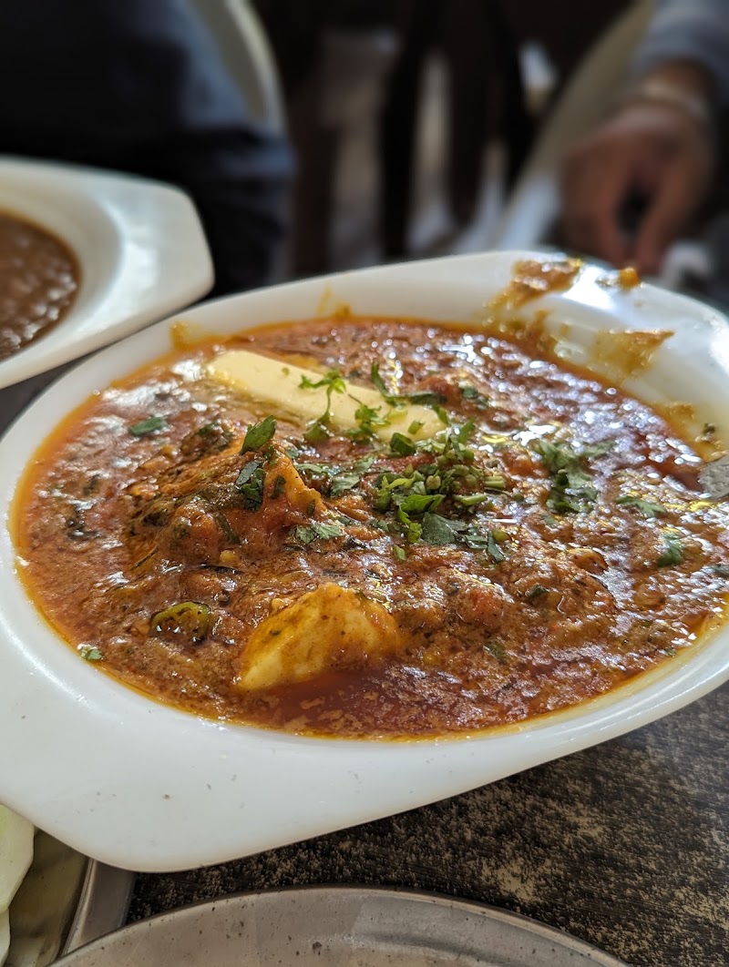 Bille Da Vaishno Dhaba - Bille Da Vaishno Dhaba SCF -6, Opposite Gate No-1, District Court, A - Block, Ranjit Avenue, Amritsar, Punjab 143001, India