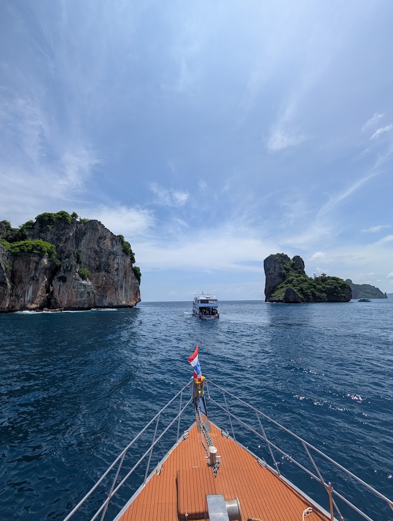 Scubadeep Phuket - Scubadeep Phuket 186 Taweewong Road Kathu, ตำบลป่าตอง Phuket, ภูเก็ต 83150, Thailand
