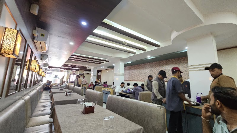 Hotel Papillon - Hotel Papillon, Koparli Road, No.8, Corner, National highway, Laddak, Vapi East, Imran Nagar, Vapi, Gujarat 396191, India