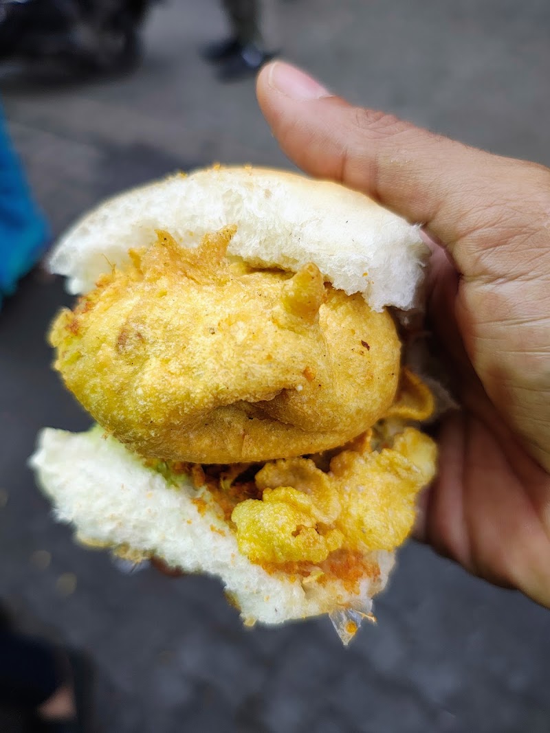 Lataz vada pav - Lataz vada pav, Kanoji Angre Rd, Sai Wadi, Andheri East, Mumbai, Maharashtra 400069, India
