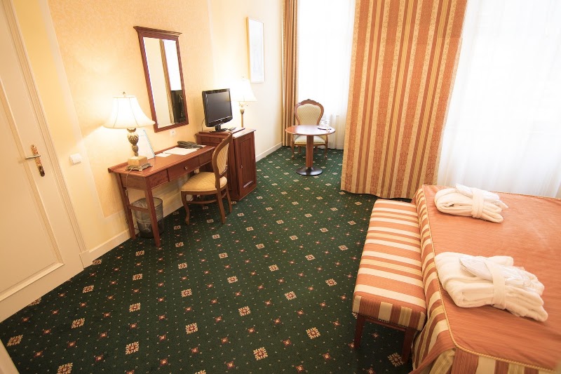 Humboldt Park Hotel & Spa - Humboldt Park Hotel & Spa, 27, Zahradní 803, 360 01 Karlovy Vary-Karlovy Vary 1, Czechia
