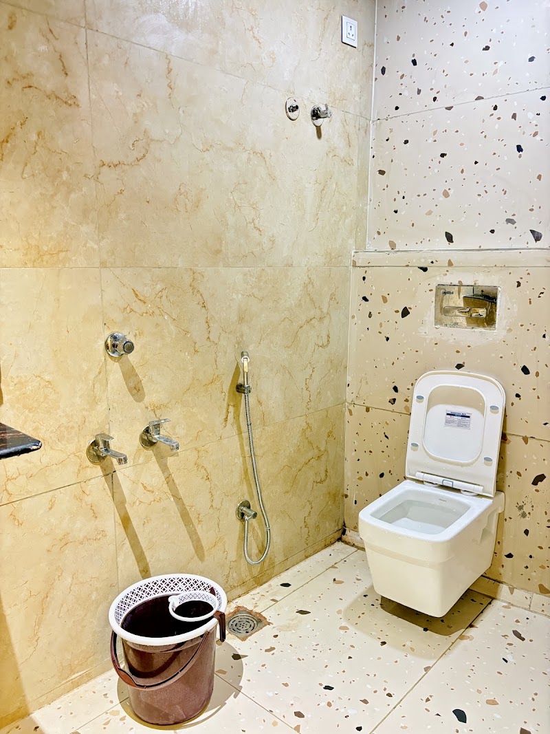 Hotel Shree Siddhivinayak - Hotel Shree Siddhivinayak Gadapuliya Rangbavdi, Suraj Nagar, Ujjain, Madhya Pradesh 456001, India