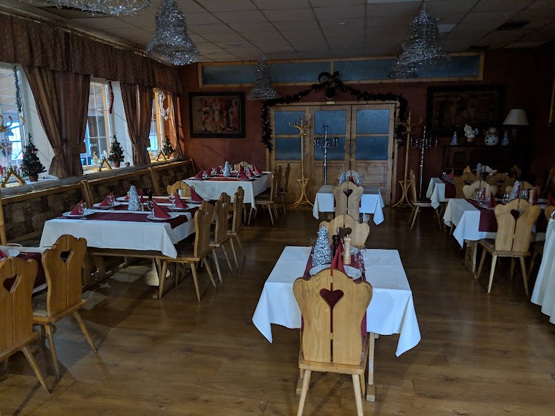 Hotel Dominika - Hotel Dominika, Vlastenecké námestie 3, 851 01 Bratislava-Petržalka, Slovakia