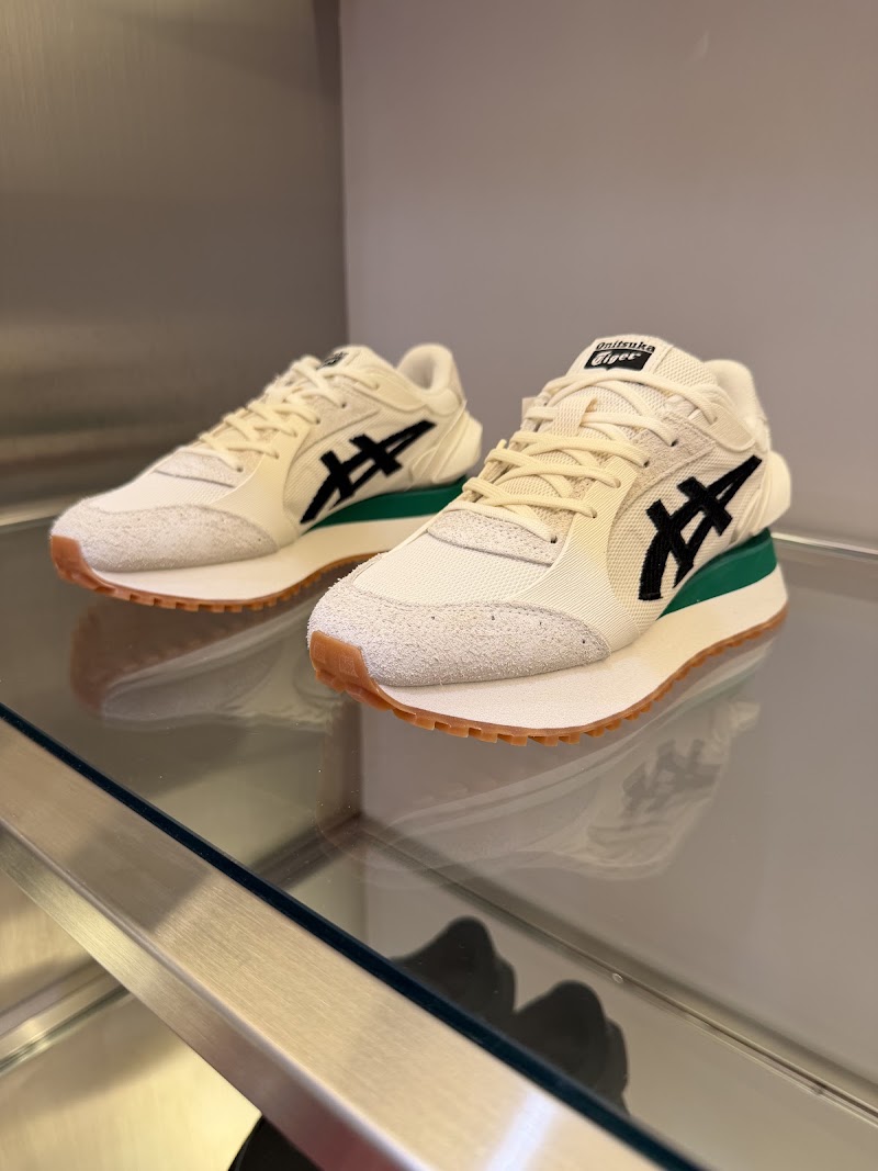 Onitsuka Tiger Namba City - Onitsuka Tiger Namba City, Japan, 〒542-0076 Osaka, Chuo Ward, Namba, 5-chōme−1−1番60号 なんばCITY 本館 地下1階