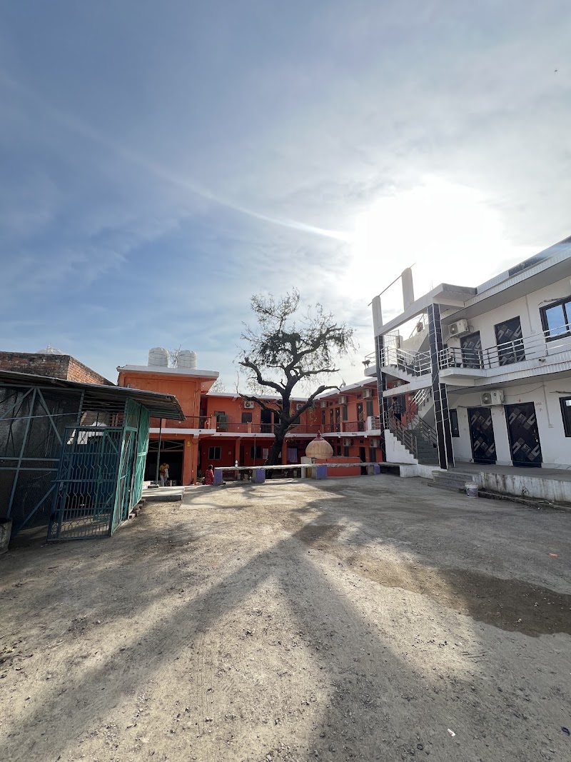 Anand Dham Lodge - Anand Dham Lodge, Kamadgiri Marg, Ram Ghat Rd, Kashavgarh, Chitrakoot, Madhya Pradesh 485334, India