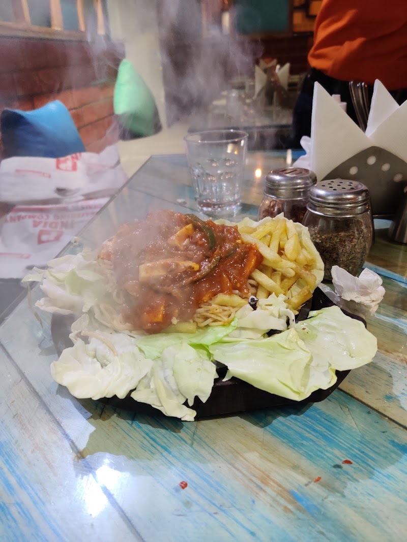 Munchy Den the Vegy Delight - Munchy Den the Vegy Delight, Den ice & bake, Amrit Sandesh Complex, Great Eastern Rd, Moudhapara, Raipur, Chhattisgarh 492001, India