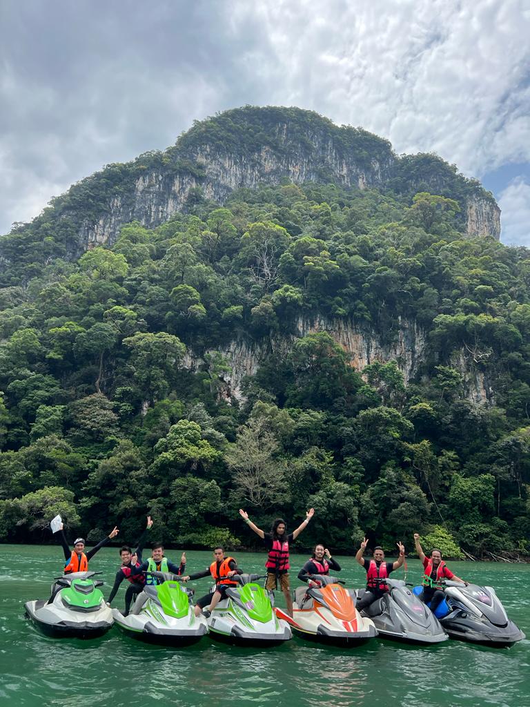 SAFF Watersports - SAFF Watersports, Kiosk MPLBP no.2, Pantai Cenang, Jalan Temoyong, 07000 Langkawi, Kedah, Malaysia