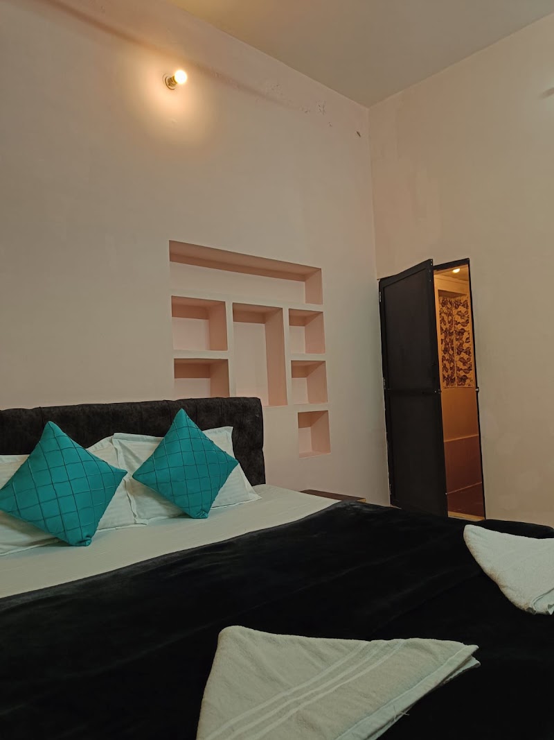 The Mystery Hostel (Rooms & Dorms) - The Mystery Hostel (Rooms & Dorms) B1/122, Dumraon Bagh Colony, Plot No. 42, Assi Ghat Rd, Dumraon Colony, Varanasi, Uttar Pradesh 221001, India