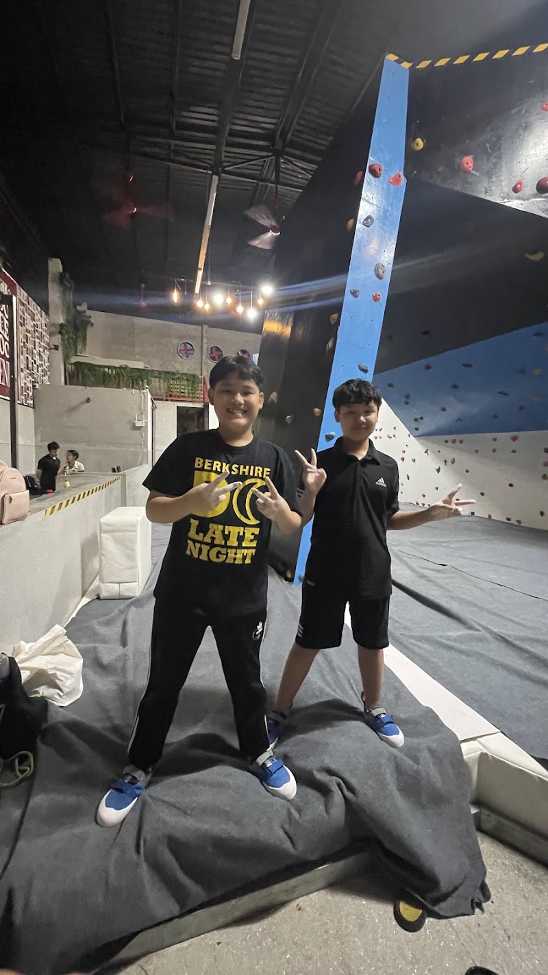 Danang Climbing Gym - Danang Climbing Gym 119b Mai Am, Hải Châu, Đà Nẵng 550000, Vietnam