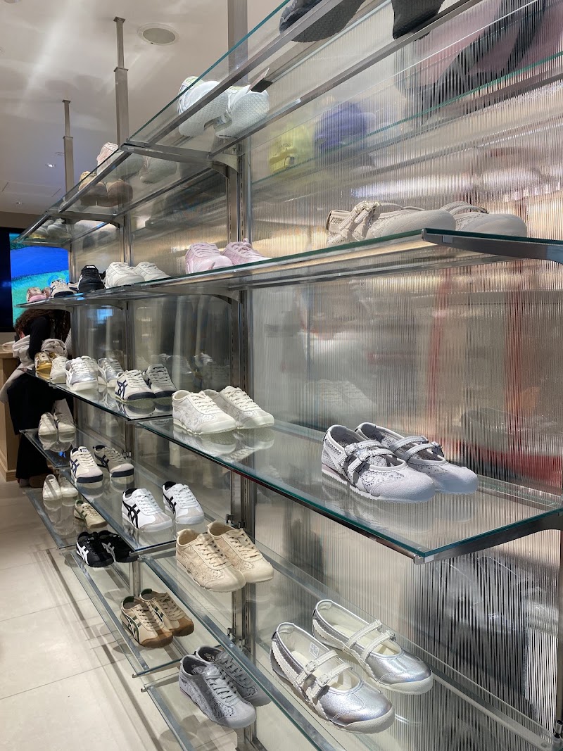 Onitsuka Tiger Namba City - Onitsuka Tiger Namba City, Japan, 〒542-0076 Osaka, Chuo Ward, Namba, 5-chōme−1−1番60号 なんばCITY 本館 地下1階