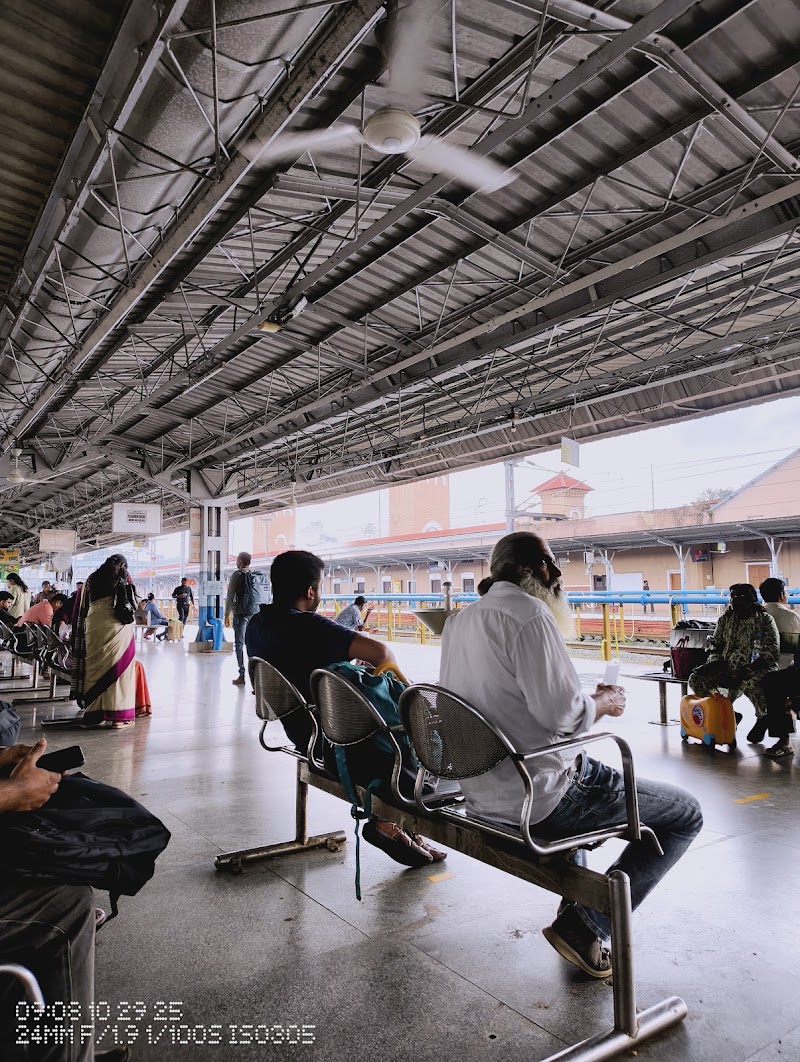 CLT Platform No - 4 - CLT Platform No - 4, 6QWJ+H58, Main, Palayam, Kozhikode, Keralam 673001, India