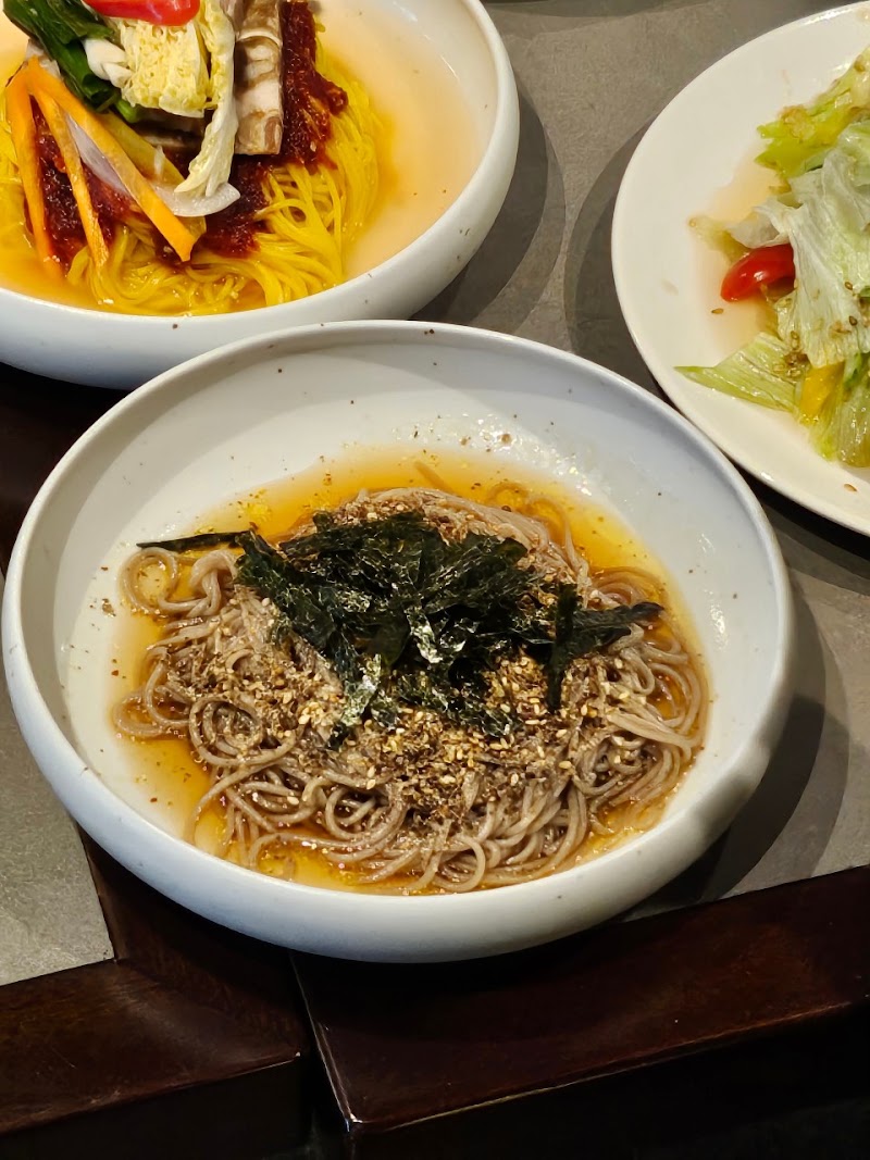 Nanroyeon - Nanroyeon, South Korea, Seoul, Yongsan District, Hangang-daero 88-gil, 11-3 난로연 남영점