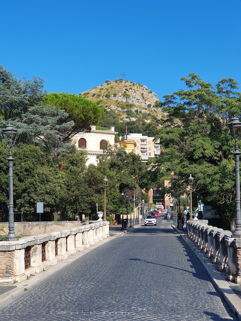 Gregorian Bridge - Gregorian Bridge, Via Ponte Gregoriano, 00019 Tivoli RM, Italy