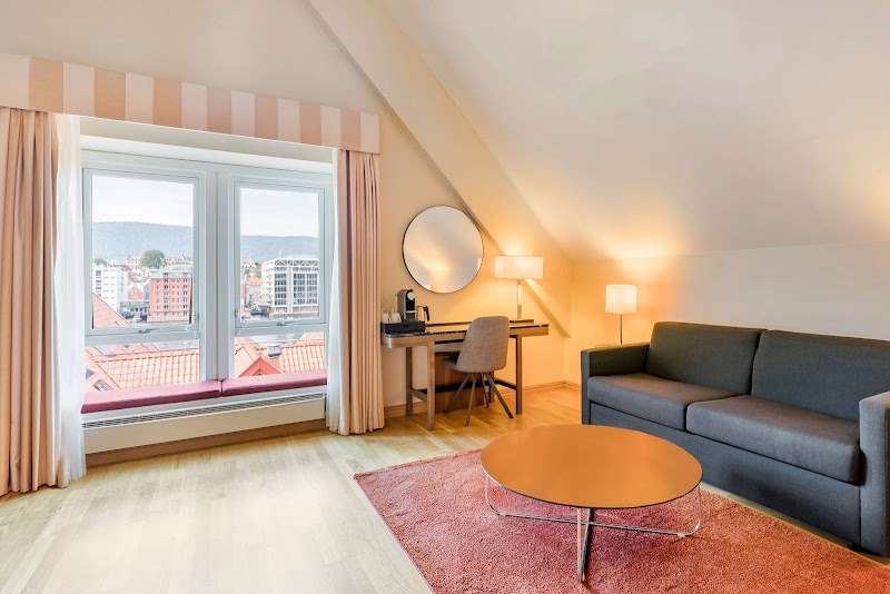Radisson Blu Royal Hotel, Bergen - Radisson Blu Royal Hotel, Bergen Dreggsallmenningen 1, 5003 Bergen, Norway