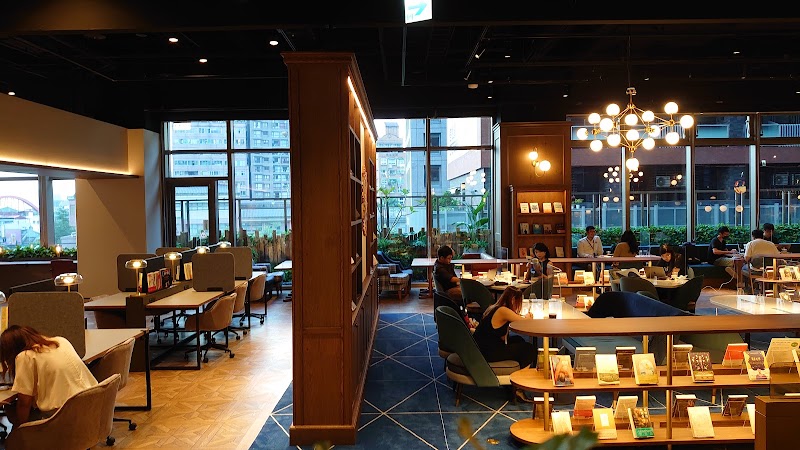 TSUTAYA BOOKSTORE Songshan Station Store - TSUTAYA BOOKSTORE Songshan Station Store 110, Taiwan, Taipei City, Xinyi District, Yongji Village, Songshan Rd, 11號3樓, No