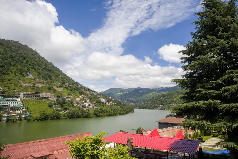 Alaya Stays by ELIVAAS Irayna - Villa in Bhimtal | 4 BHK Villa with Garden - Alaya Stays by ELIVAAS Irayna - Villa in Bhimtal | 4 BHK Villa with Garden House no - 52 Ward no - 05, Jind estate, near S.o.s, Tallital, Dungsil Shah, Bhimtal, Uttarakhand 263136, India
