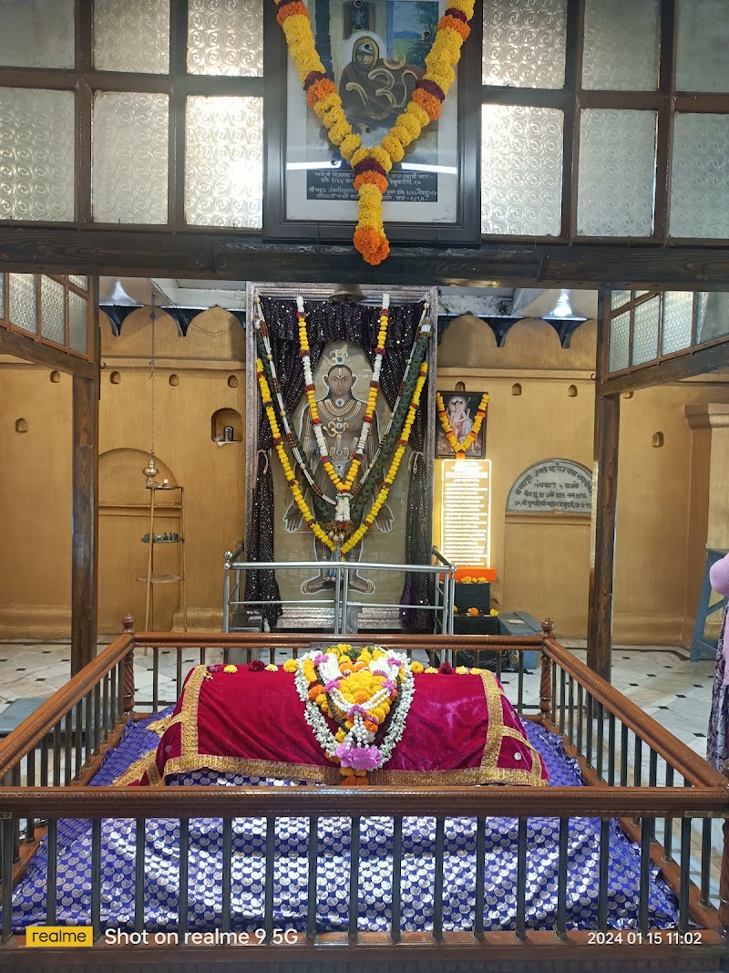 Sadguru Shri Jangli Maharaj Samadhi Temple - Sadguru Shri Jangli Maharaj Samadhi Temple GVG2+J5M, Revenue Colony, Pune, Maharashtra 411005, India
