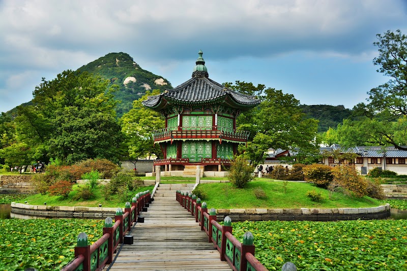 Gyeongbokgung Palace - Gyeongbokgung Palace 161 Sajik-ro, Jongno District, Seoul, South Korea