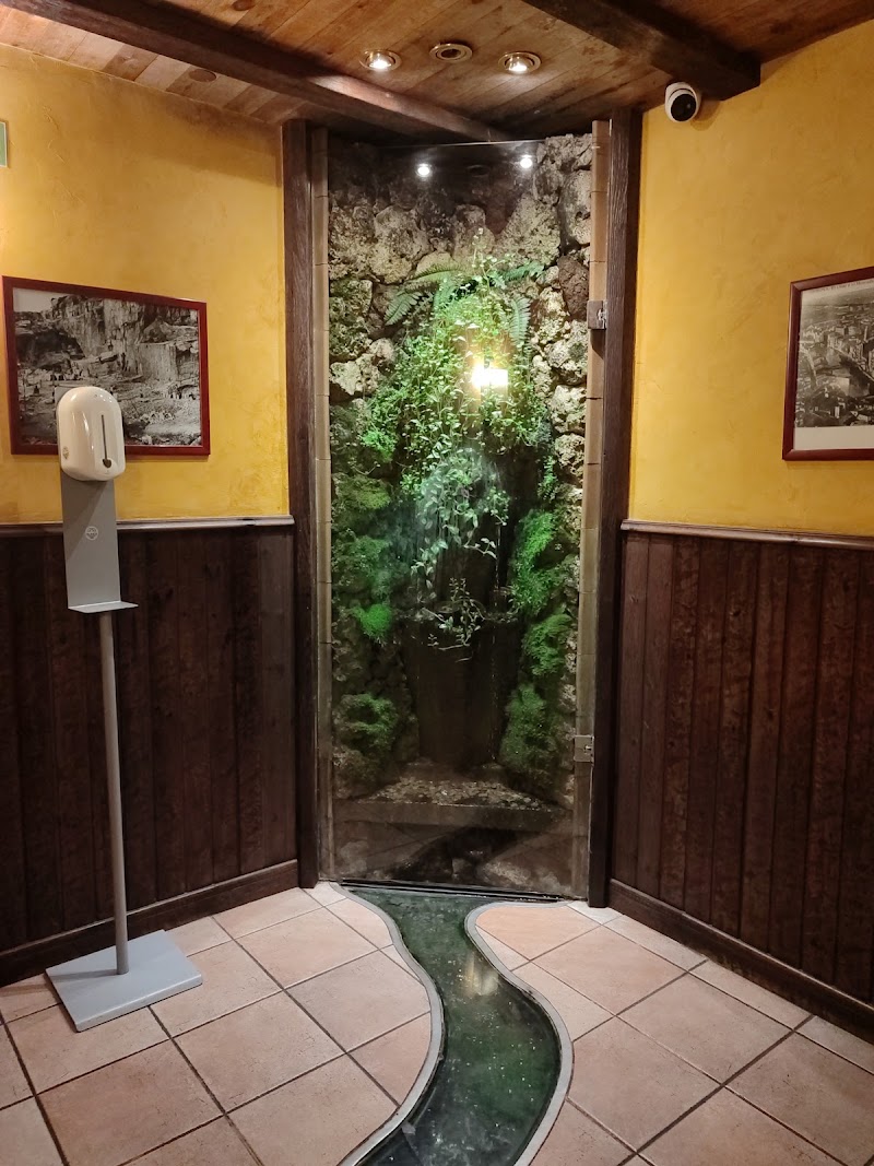 Casa Marieta Restaurant - Casa Marieta Restaurant Pl. de la Independència, 5, 6, 17001 Girona, Spain