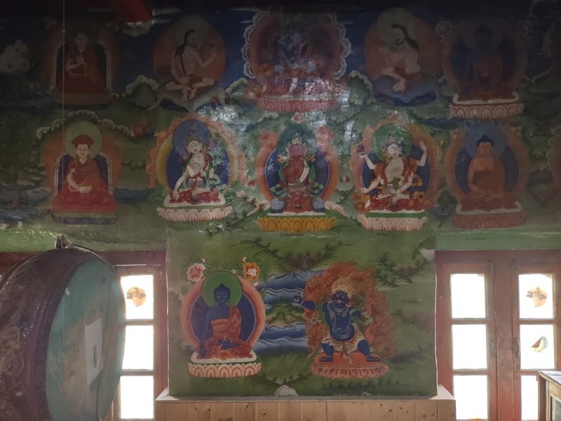 Kargil Gompa & Buddhist Monastery - Kargil Gompa & Buddhist Monastery, 99H8+CM2, Kargil, Mulbekh, 194109