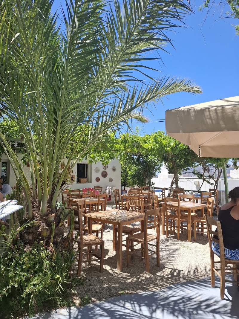 Kafeneio-Ouzeri TSELEMENTES - Kafeneio-Ouzeri TSELEMENTES Steno, Apollonia, Apollonia 840 03, Greece