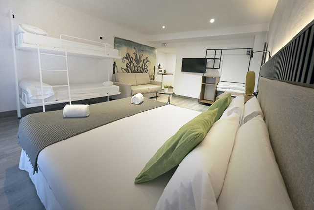 ISA Sevilla Suites - ISA Sevilla Suites, C. Ángeles, 11, Casco Antiguo, 41004 Sevilla, Spain