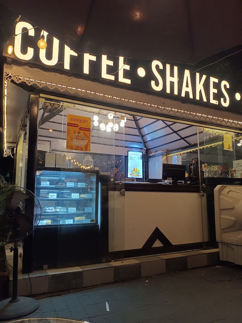 Yello Coffee House - Coffee Shakes and Juices - Yello Coffee House - Coffee Shakes and Juices Officers Club, Walkers St, CBI Colony, Civil Lines, Nagpur, Maharashtra 440001, India