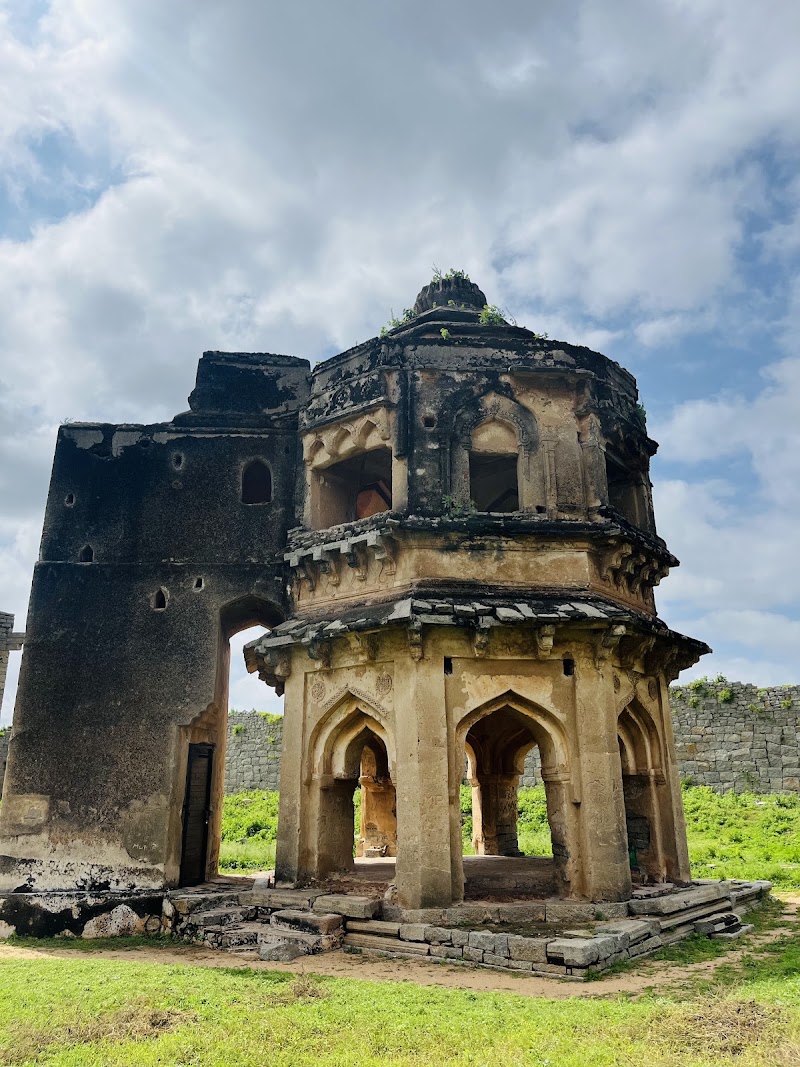 Palace of Vira Harihara - Palace of Vira Harihara, 8F98+CXQ, Kamalapura, Karnataka 583221, India
