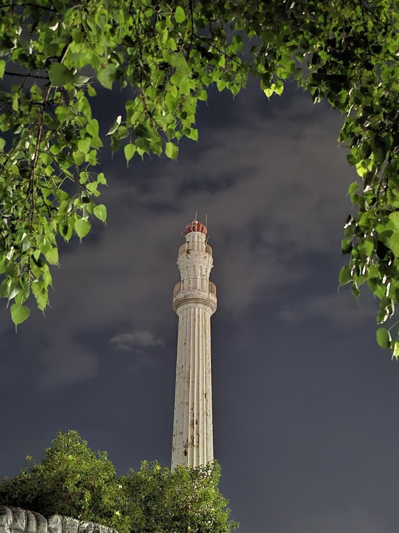 Shaheed Minar - Shaheed Minar Dharmtalla, bus stop, Dufferin Rd, Maidan, Kolkata, West Bengal 700069, India