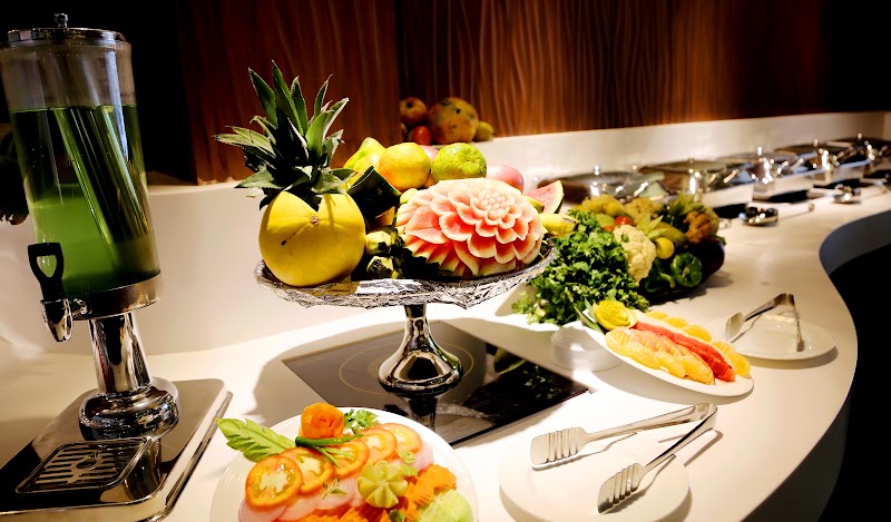 Hotel Silk City - Hotel Silk City The Mall Rd, Varanasi cantonment, Varanasi, Uttar Pradesh 221002, India