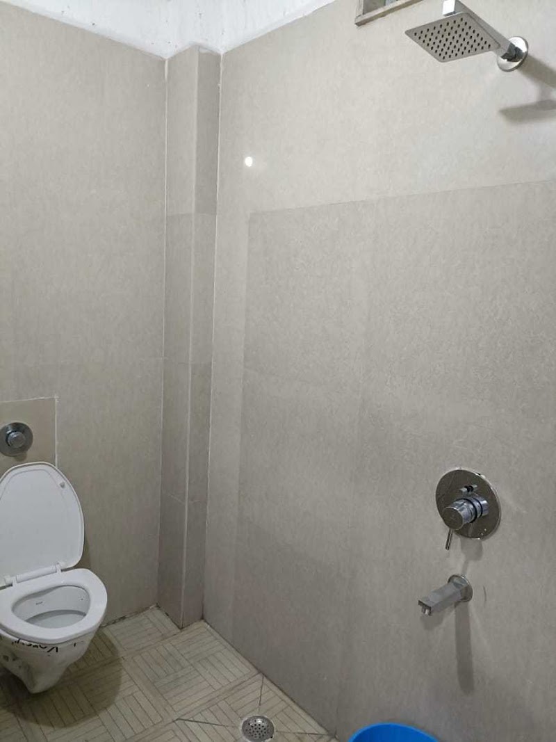 OYO Hotel White Rose - OYO Hotel White Rose, Kotra Rd, near ram bag, Rukmani Vihar, Raigarh, Chhattisgarh 496001, India