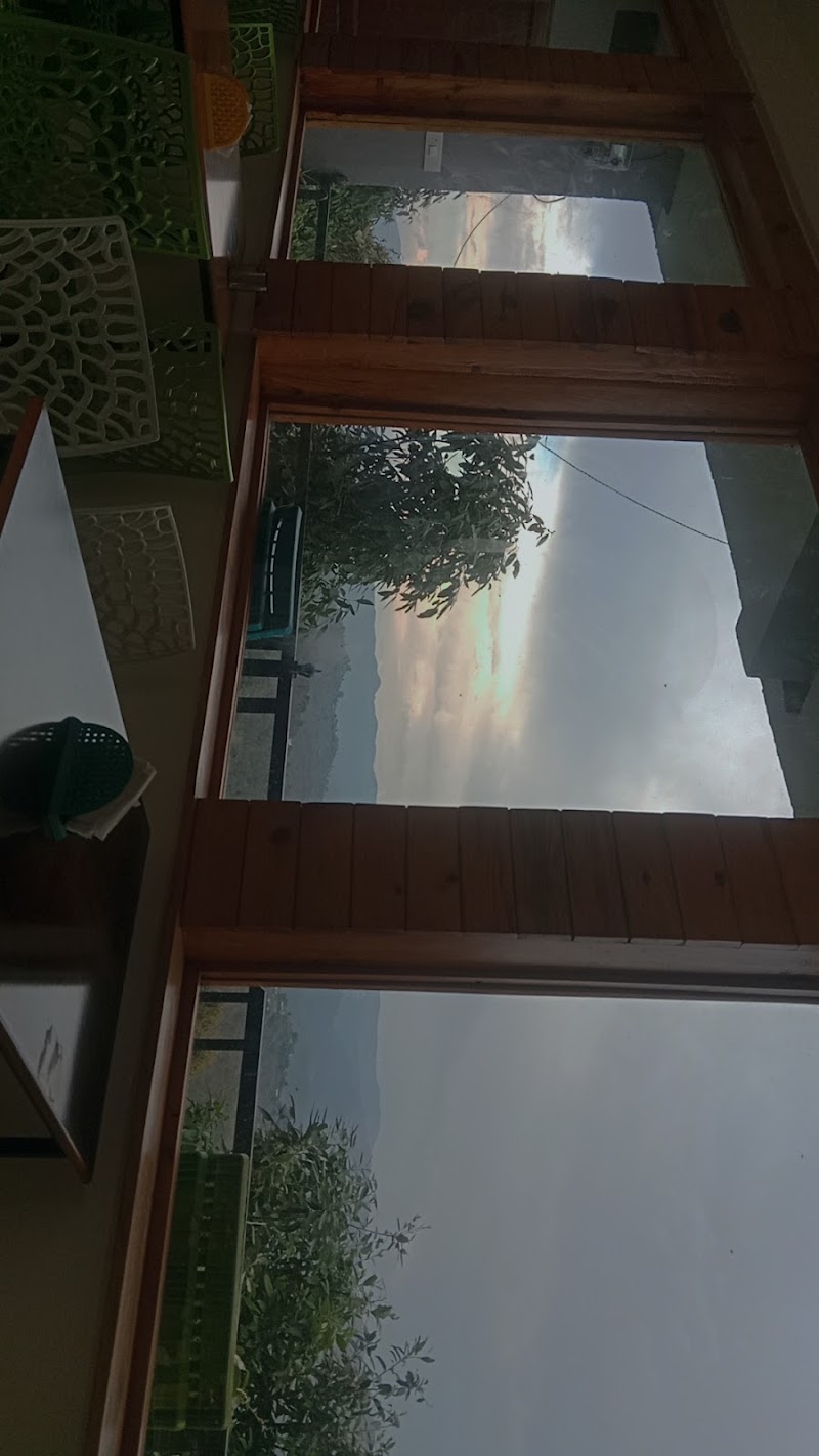 The Himalayan vibe home stay & cafe - The Himalayan vibe home stay & cafe, Hatikhan Lamgara, Jalna, Talla Lamkot, Uttarakhand 263625, India