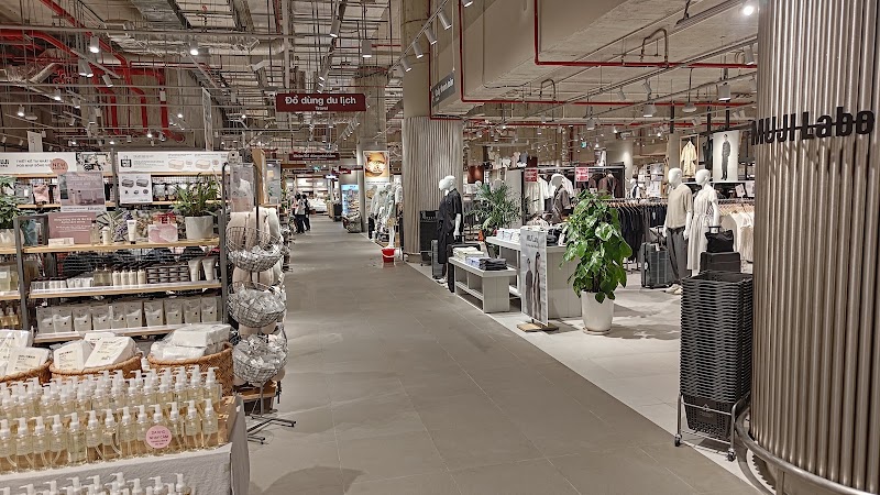 Hanoi Centre Shopping Mall - Hanoi Centre Shopping Mall 175 P. Nguyễn Thái Học, Ô Chợ Dừa, Hà Nội 10000, Vietnam