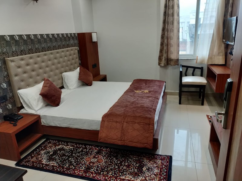 Treebo Trend Palash Hotel & Banquets - Treebo Trend Palash Hotel & Banquets J394+H37, Gola Rd, next to Siddhi Vinayak Hospital, near Sonu Market Road, Vastu Ganga Colony, S. K. Puram, Patna, Bihar 801503, India